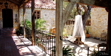 Holman's Garden Court